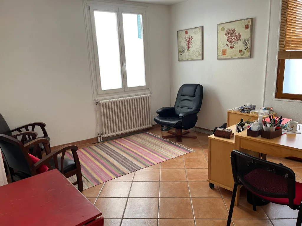 DEUX BUREAUX DISPONIBLES DANS CABINET PARAMEDICAL