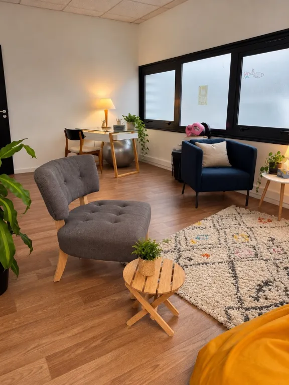 Mérignac : bureaux 12 et 17 m² meublés dans un pôle santé